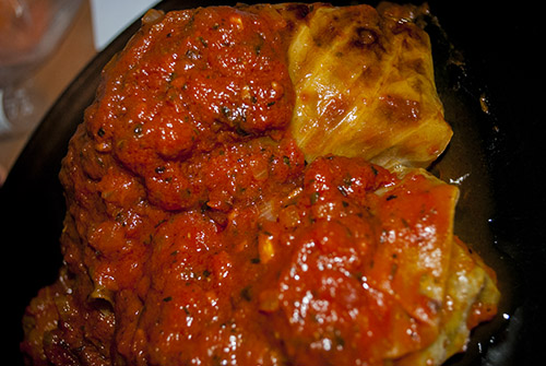 Spitskoolrolletjes in tomatensaus